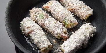 шницель с сыром в беконе