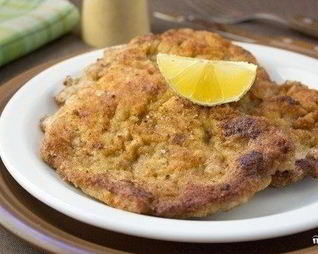 Шницель в сухарях