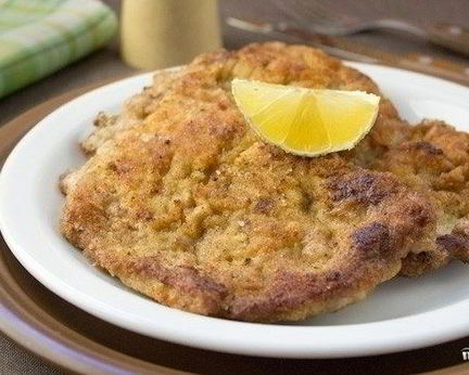 Шницель в сухарях