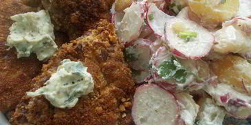 венские ореховые шницели со сливочным картофельным салатом