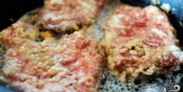 куриный стейк с соусом