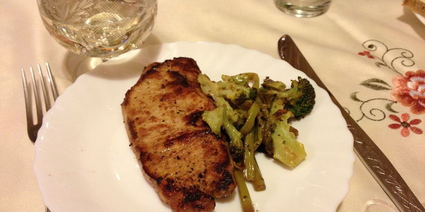 Рецепт маринованного стейка из свинины со спаржей