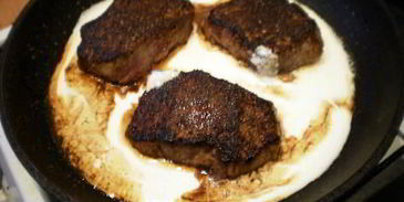 перечный раундрамб-стейк с грилованными овощами