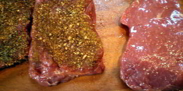 перечный раундрамб-стейк с грилованными овощами