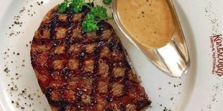 Рецепт рибая-стейка на гриле с перечным соусом