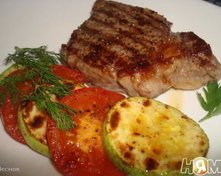 Рибай стейк с овощами гриль