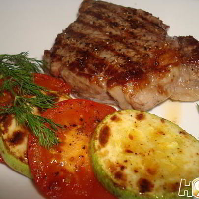 Рибай стейк с овощами гриль