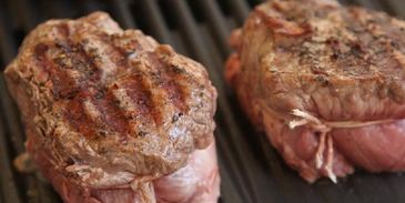 стейк из говядины с классическим винным соусом