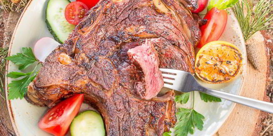 Рецепт стейка на косточке на углях