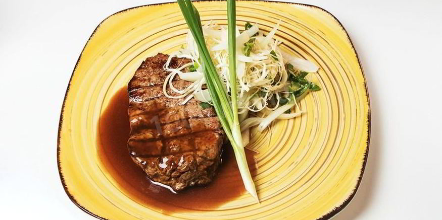 Рецепт стейка рибай с соусом демиглас