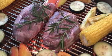 стейк с овощами на гриле