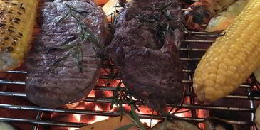 стейк с овощами на гриле