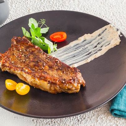 Стейк с перечным соусом