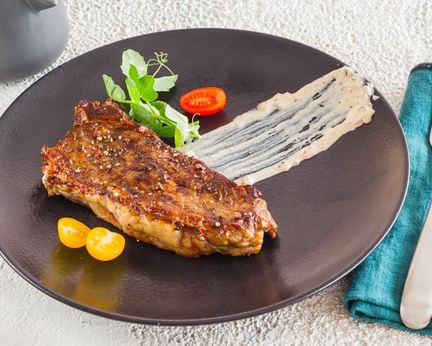 Стейк с перечным соусом