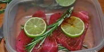 стейк тунца на гриле