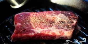 стейк в сырном соусе