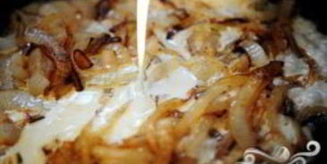 стейк в сырном соусе