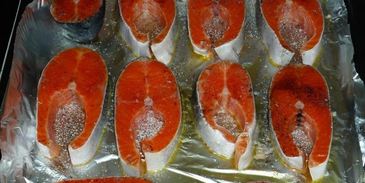 стейки красной рыбы в духовке