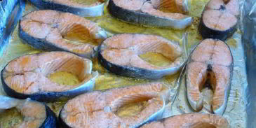 стейки красной рыбы в духовке