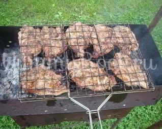 Стейки на решетке и картошка-трясучка