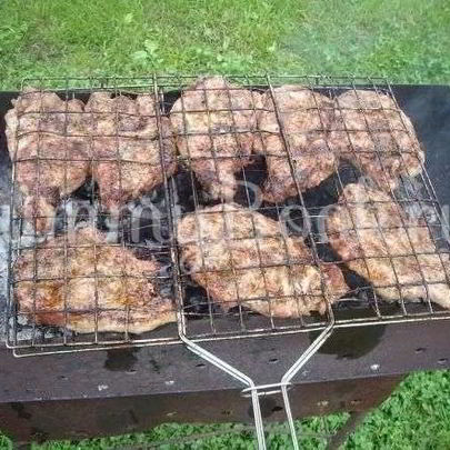 Стейки на решетке и картошка-трясучка