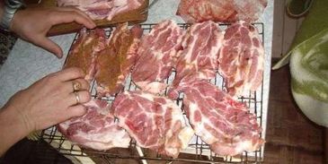 стейки на решетке и картошка-трясучка