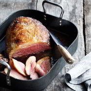 Рецепт Запеченного стейка из костреца с черничным соусом