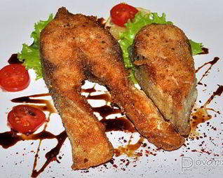 Жареные стейки толстолобика