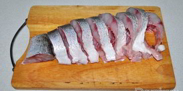 жареные стейки толстолобика