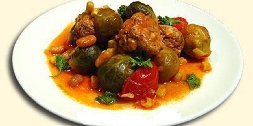 Рецепт брюссельськой капусты с тефтельками в соусе