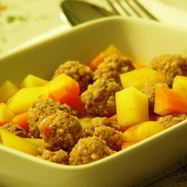 Рецепт Говяжьих тефтелей с булгуром, тушеные с овощами