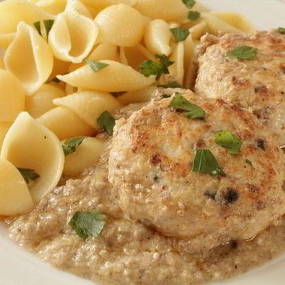 Куриные тефтели в пикантном грибном соусе