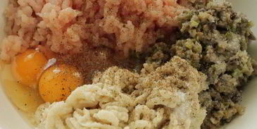 куриные тефтели в пикантном грибном соусе