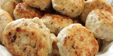 куриные тефтели в пикантном грибном соусе