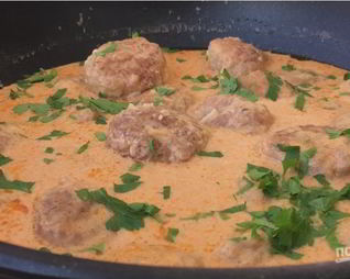 Очень нежные тефтели в томатно-сметанном соусе