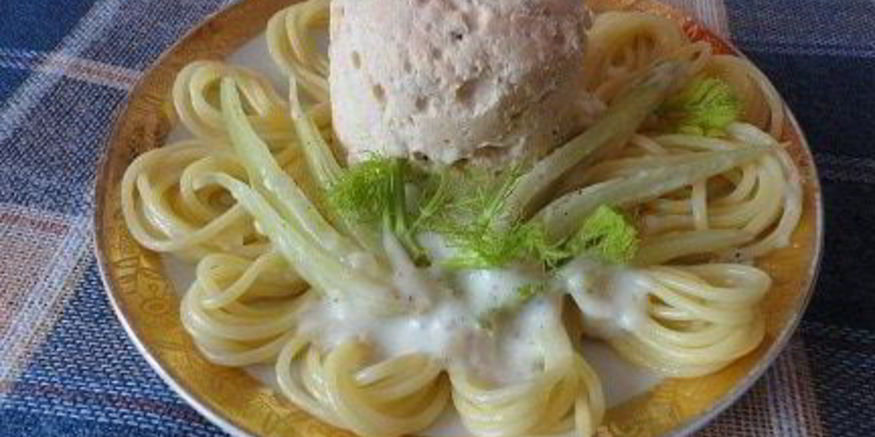 Рецепт рыбных тефтелей в гнезде из спагетти со сливочным соусом