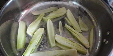 рыбные тефтели в гнезде из спагетти со сливочным соусом