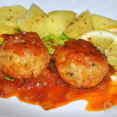 Рыбные тефтели в соево-томатном соусе