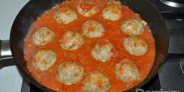 рыбные тефтели в томатном соусе