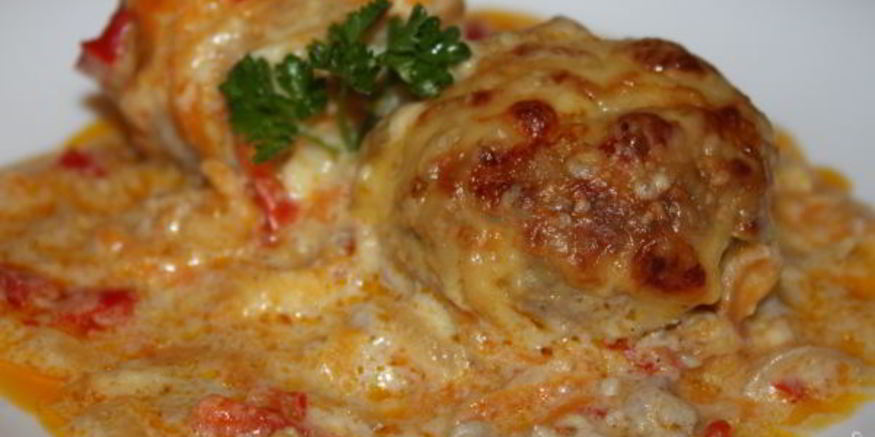 Рецепт тефтелей под сметанным соусом в духовке