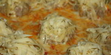 тефтели под сметанным соусом в духовке