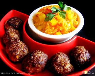 Тефтели с бананами, кешью и карри