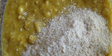 тефтели с бананами, кешью и карри