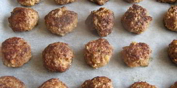 тефтели с бананами, кешью и карри