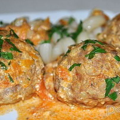 Тефтели с булгуром в сливочно-томатном соусе