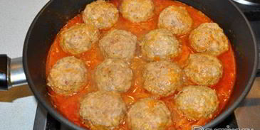 тефтели с булгуром в сливочно-томатном соусе