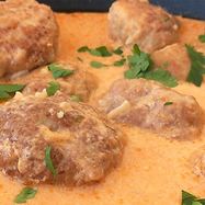 Рецепт Тефтелей с томатным подливом на сметане