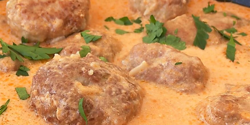 Рецепт тефтелей с томатным подливом на сметане