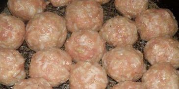 тефтели в сметанном соусе