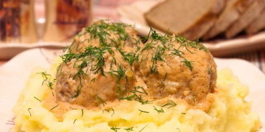 Рецепт тефтелей в томатно-сметанном соусе